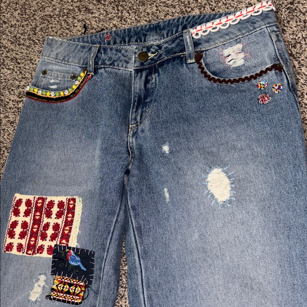 Vintage Free People Embroidered & Patchwork Distressed Blue Jeans - Picture 4 of 8